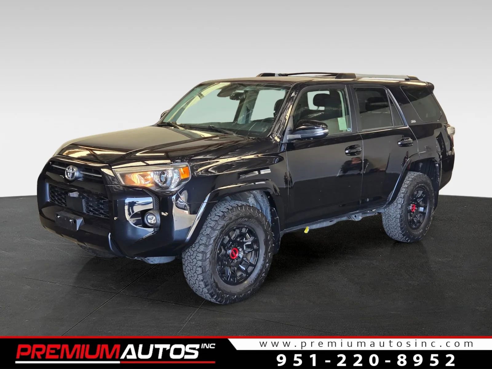 Used 2023 Toyota 4Runner SR5 Premium w/ Moonroof Package AWD/4WD image 1