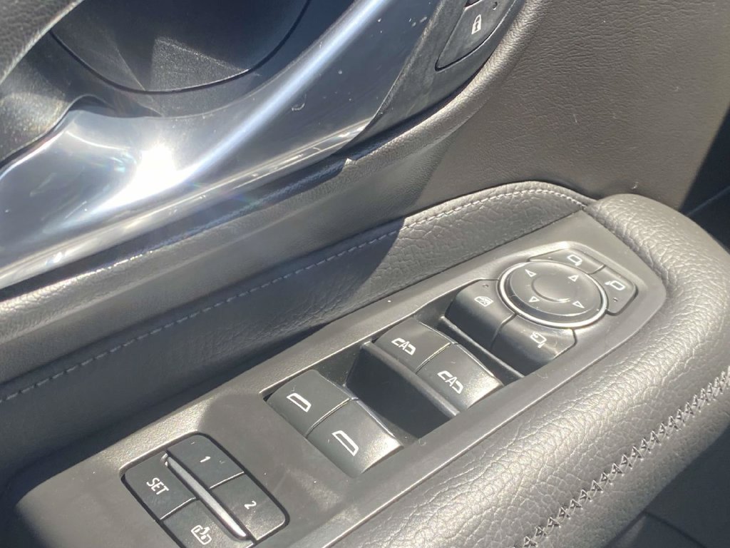 Used 2021 GMC Yukon Denali w/ Denali Premium Package RWD image 21