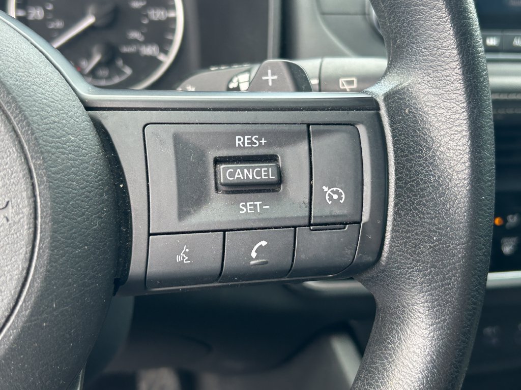 Used 2023 Nissan Rogue S FWD image 17