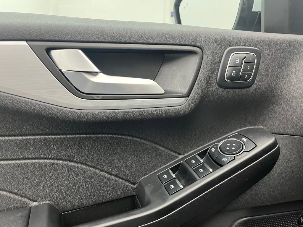 New 2026 Ford Escape SE w/ PHEV Premium Package image 15