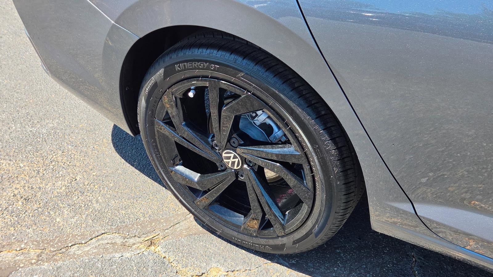 Used 2026 Volkswagen Jetta SE FWD image 10