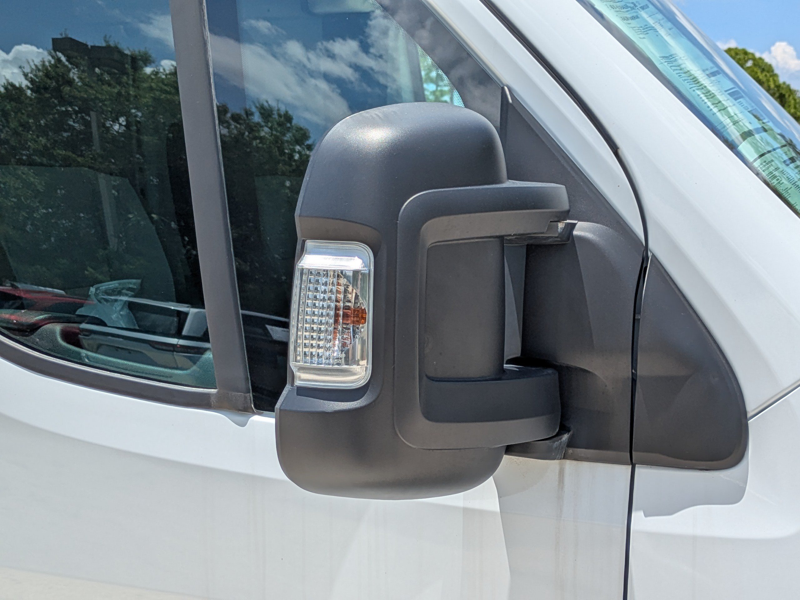 Used 2025 RAM ProMaster 2500 w/ Convenience Group FWD image 12