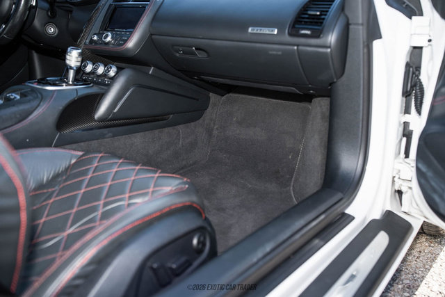 Used 2015 Audi R8 V8 w/ Full Leather Package image 44