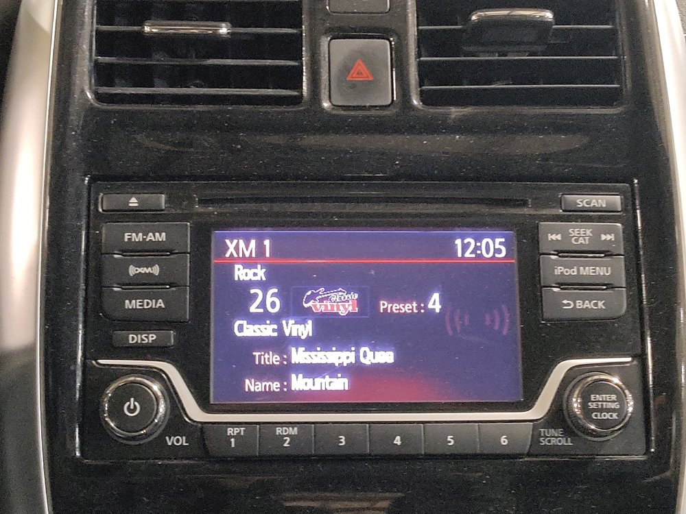 Used 2018 Nissan Versa Note SV image 25