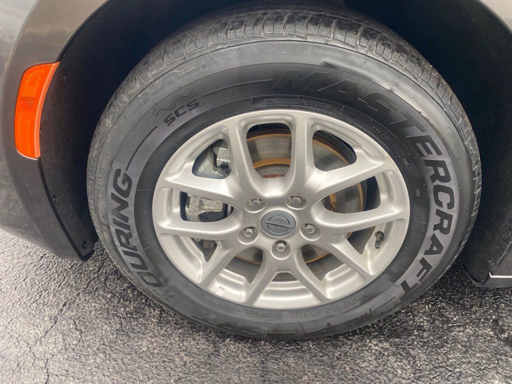 Used 2023 Chrysler Voyager LX image 27