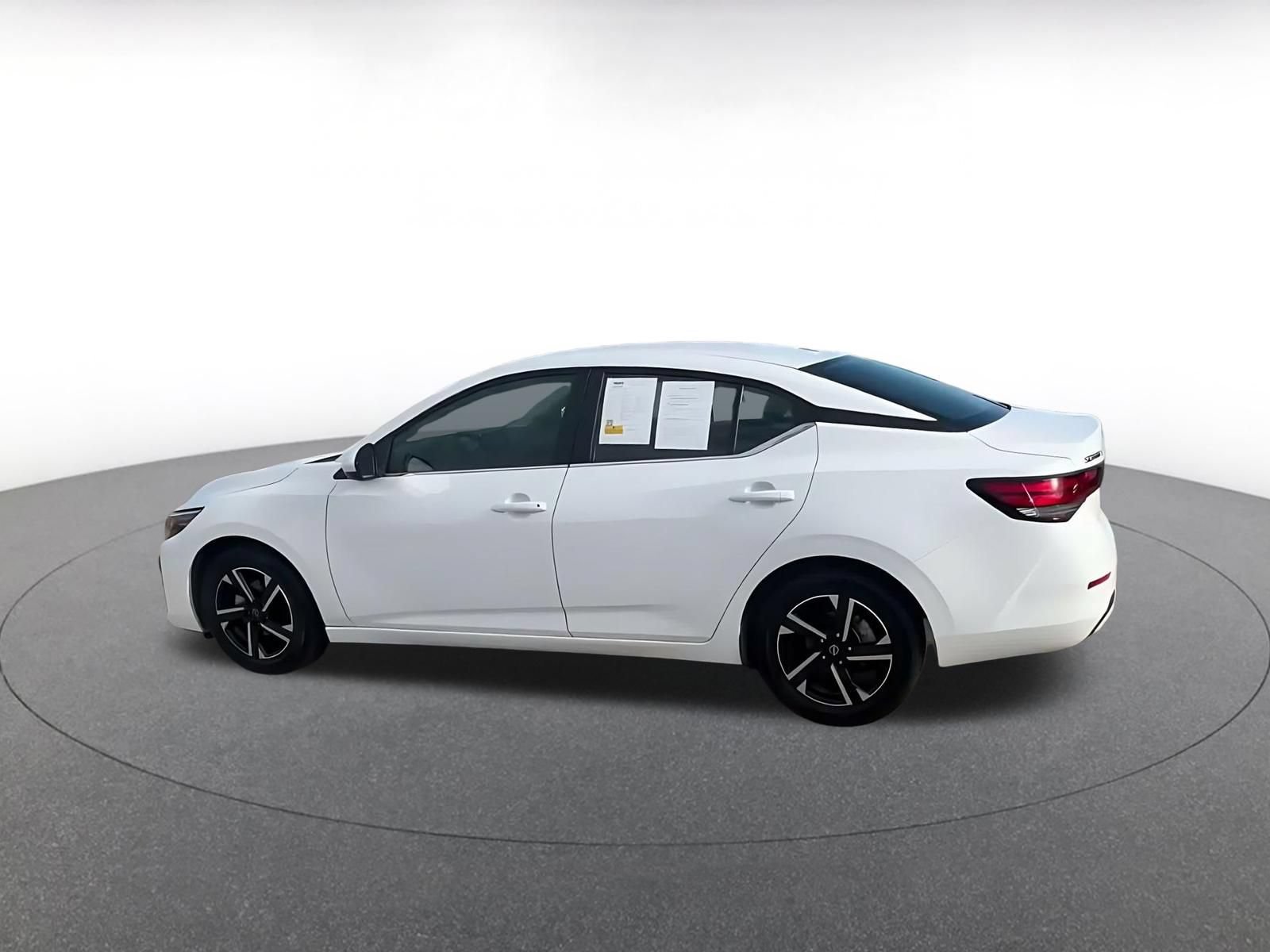 Used 2025 Nissan Sentra SV FWD image 8