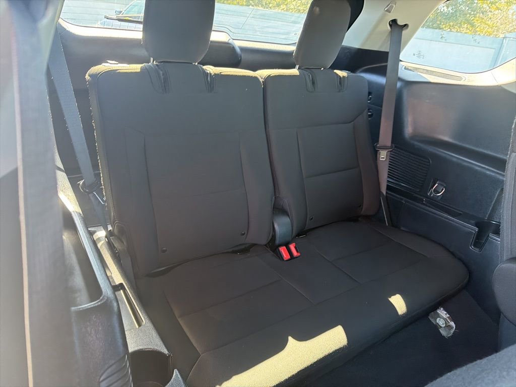 Used 2021 Ford Explorer XLT image 26