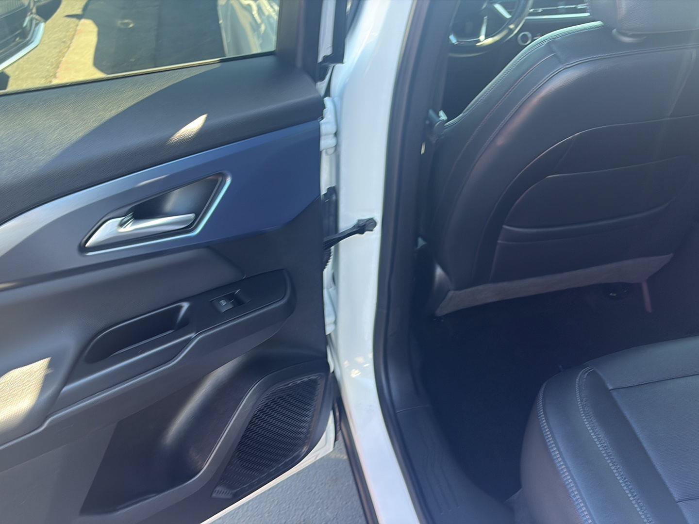 Used 2024 Chevrolet Equinox EV LT w/ LPO, Active Package FWD image 23