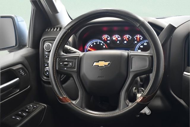 Used 2020 Chevrolet Silverado 1500 Custom w/ Custom Value Package AWD/4WD image 24