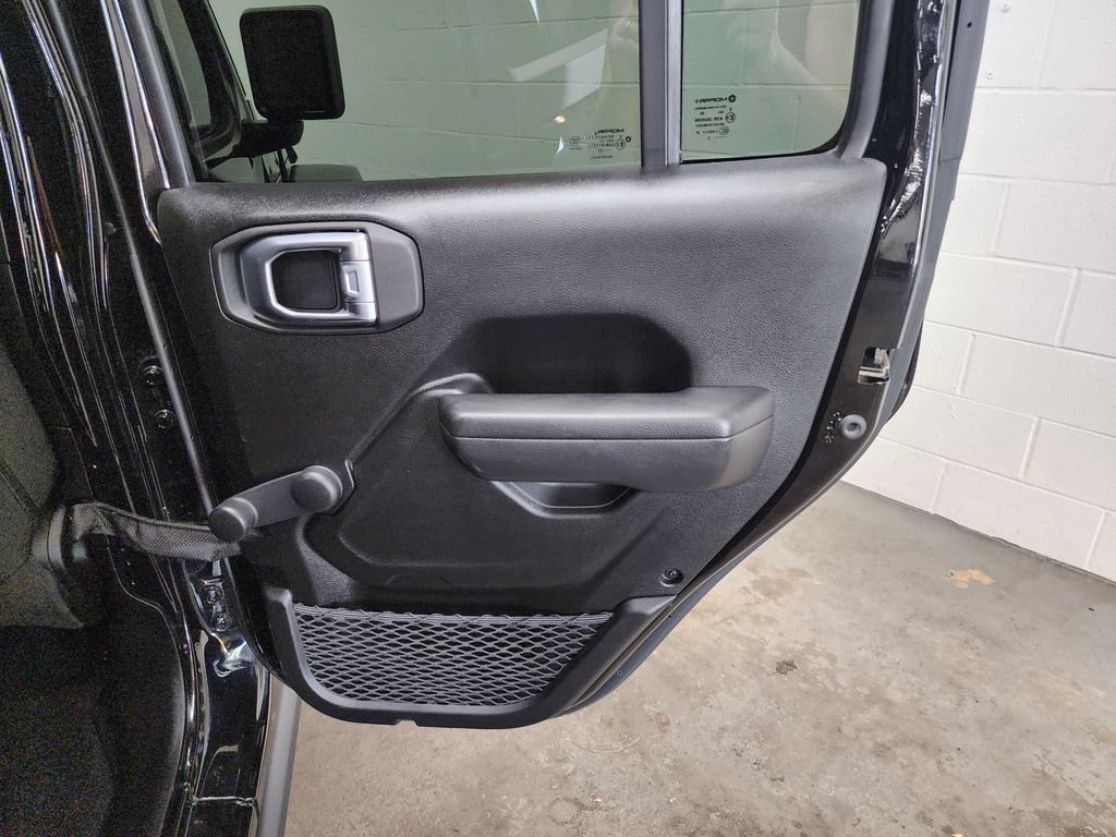 Used 2023 Jeep Wrangler Unlimited Sport AWD/4WD image 27