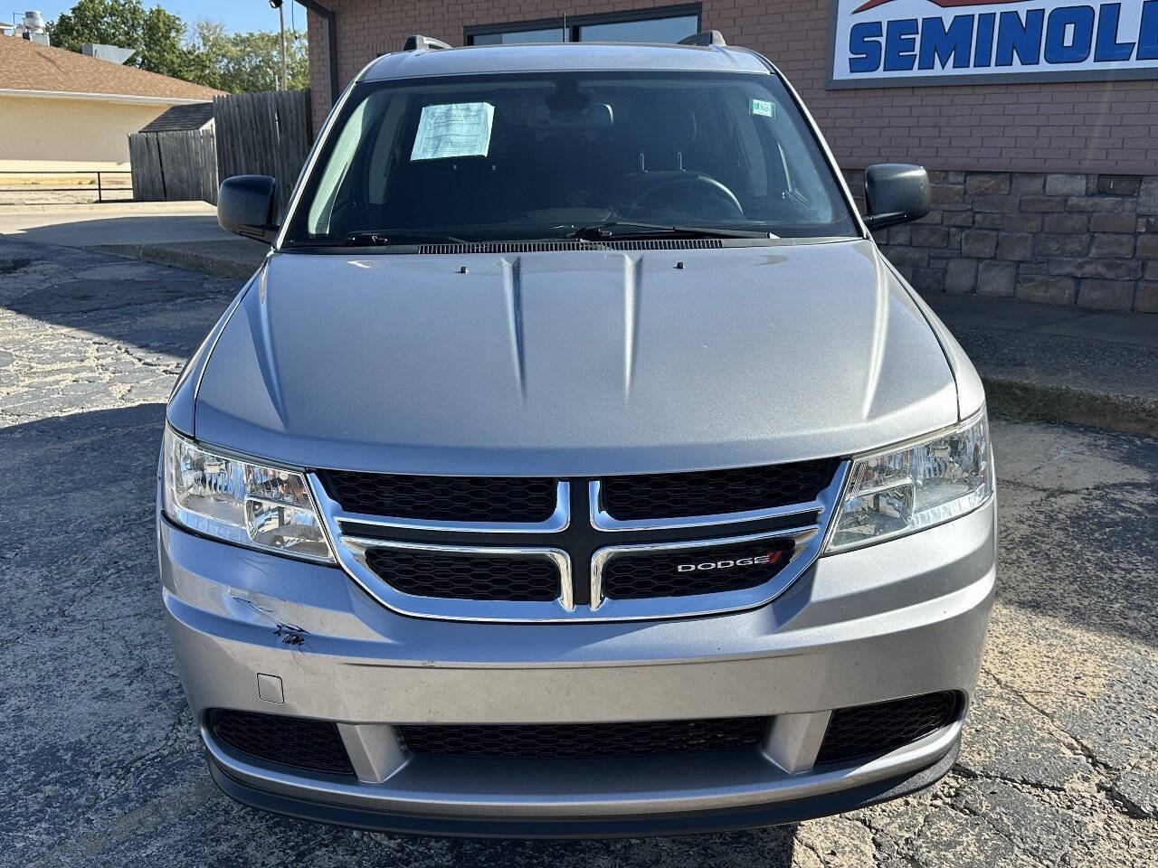 Used 2019 Dodge Journey SE FWD image 3