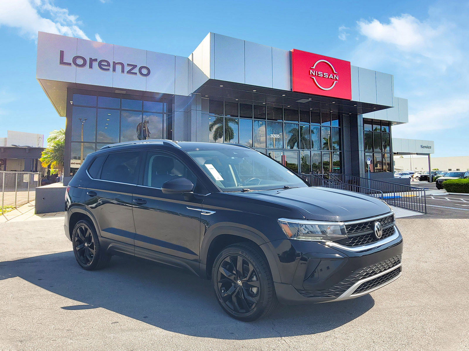 Used 2022 Volkswagen Taos SE w/ IQ.Drive SE Package AWD/4WD image 3
