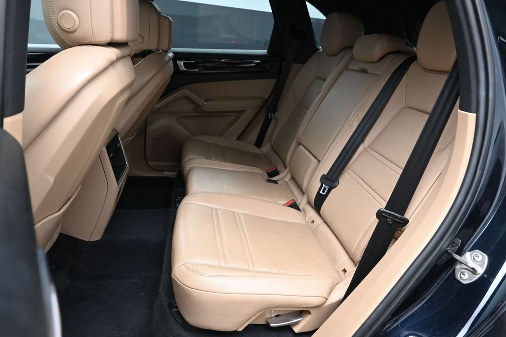 Certified 2019 Porsche Cayenne AWD/4WD image 17