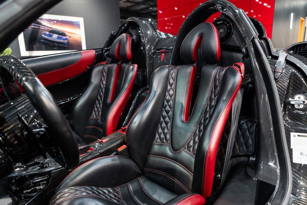 Used 2017 Pagani Huayra image 4