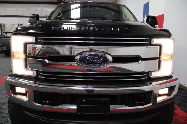 Used 2017 Ford F250 Lariat w/ Lariat Ultimate Package AWD/4WD image 25