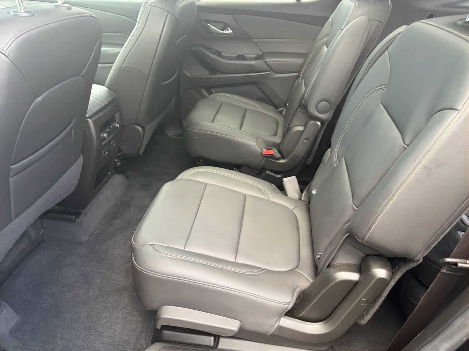 Used 2023 Chevrolet Traverse LT w/ LT Premium Package AWD/4WD image 23