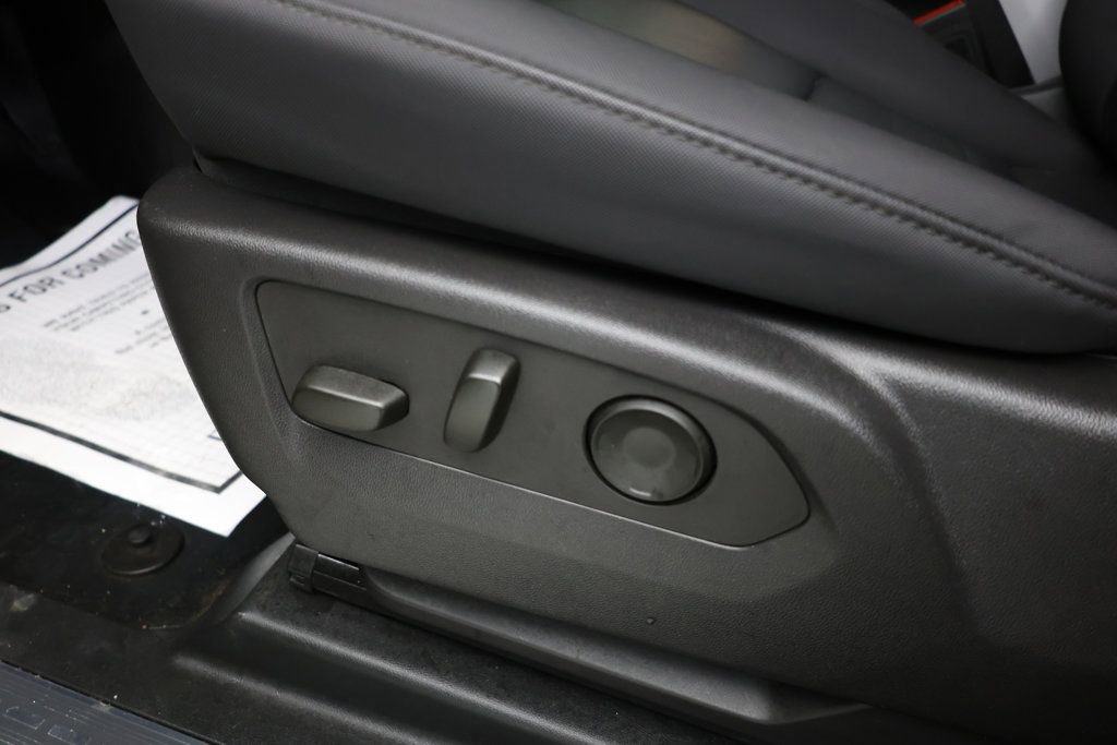 Used 2024 GMC Hummer EV 2X w/ LPO, Illumination Package image 8