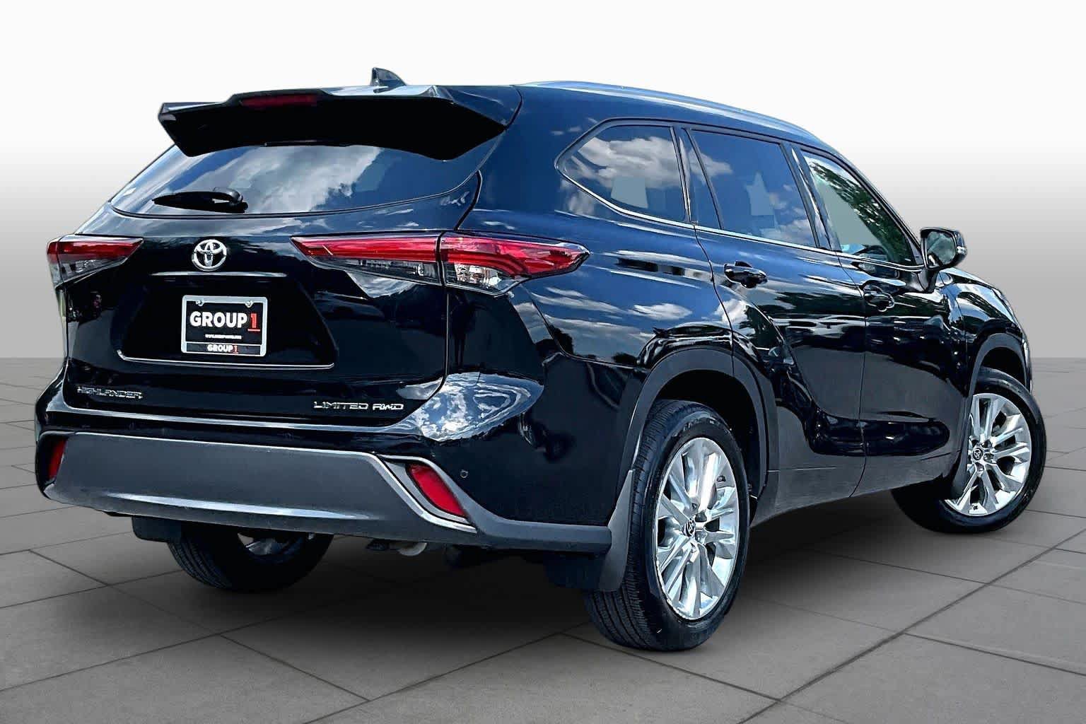 Used 2022 Toyota Highlander Limited AWD/4WD image 24