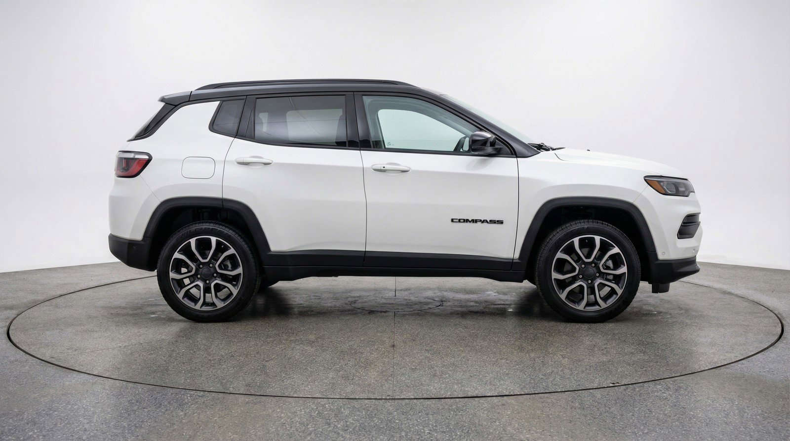 Used 2025 Jeep Compass Trailhawk AWD/4WD image 11