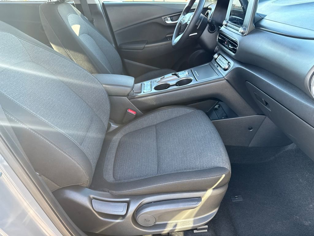 Used 2023 Hyundai Kona SE FWD image 13