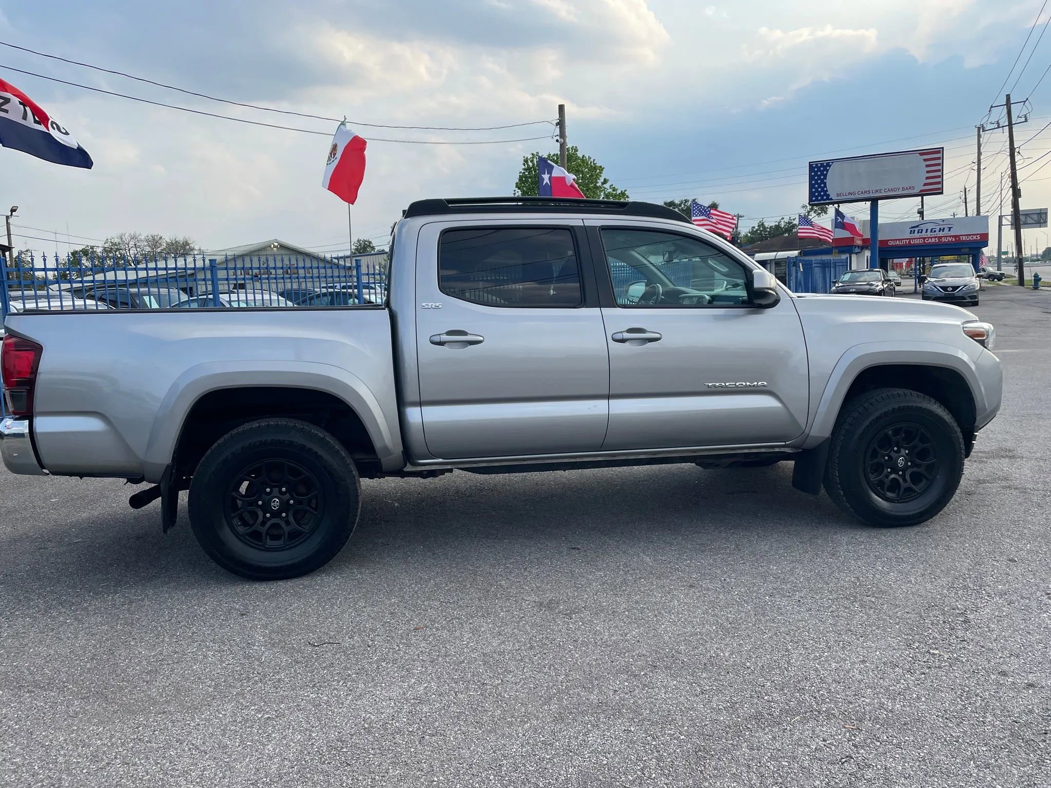 Used 2021 Toyota Tacoma SR5 image 4