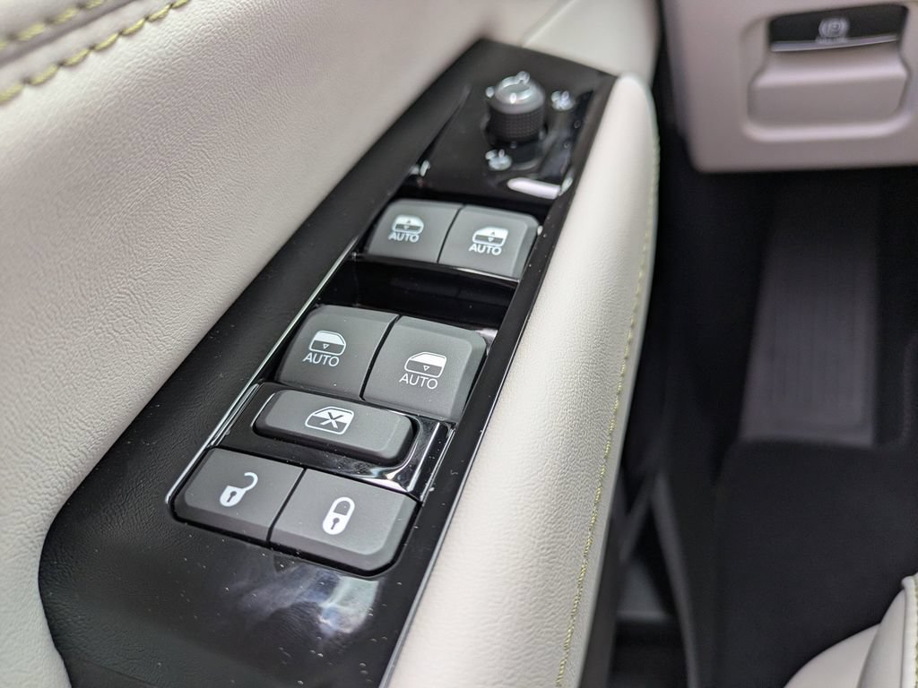 New 2026 Jeep Grand Wagoneer L Limited AWD/4WD image 34