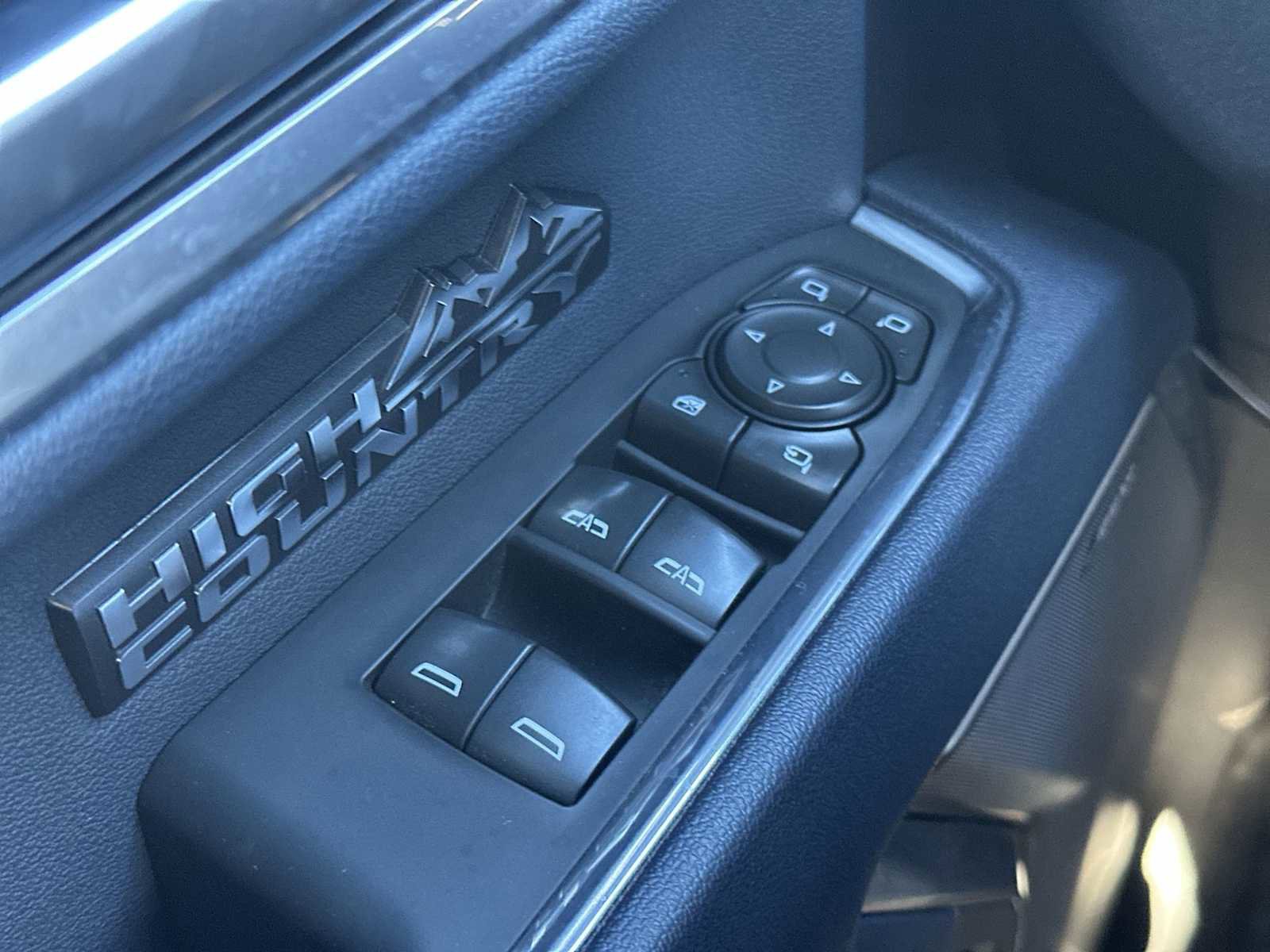 Used 2022 Chevrolet Silverado 1500 High Country w/ Technology Package image 15