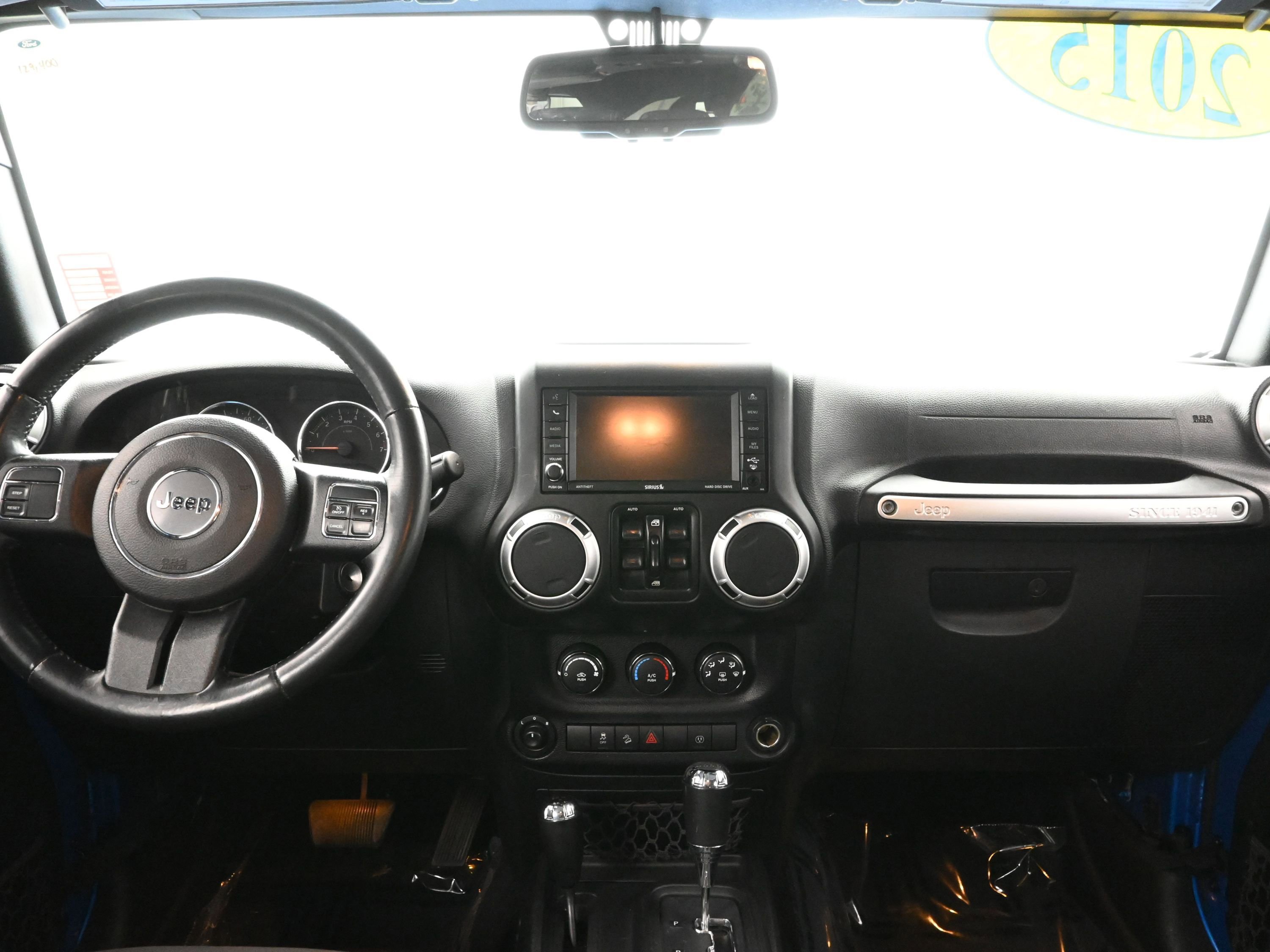 Used 2015 Jeep Wrangler Unlimited Sahara image 16