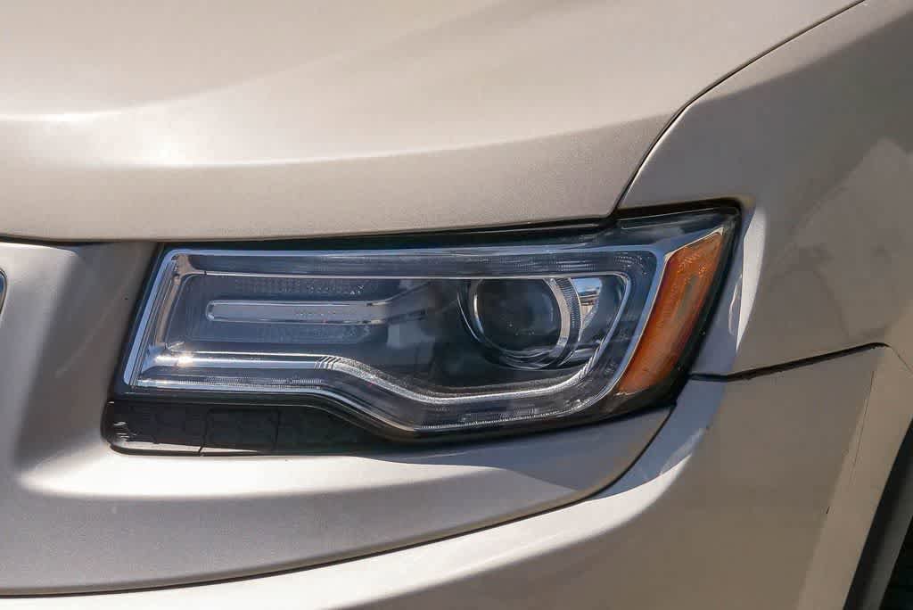 Used 2014 Jeep Grand Cherokee Limited w/ Luxury Group II AWD/4WD image 4
