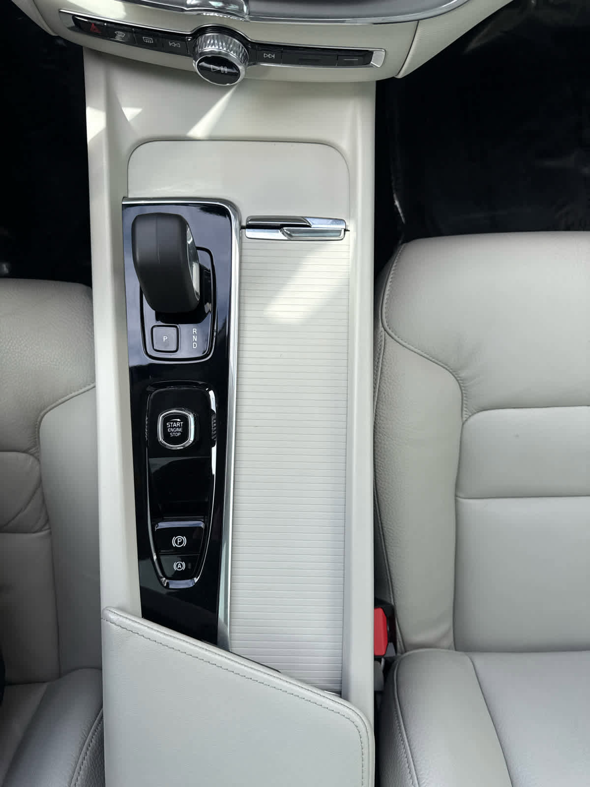 Used 2023 Volvo XC60 B5 Core w/ Climate Package image 46