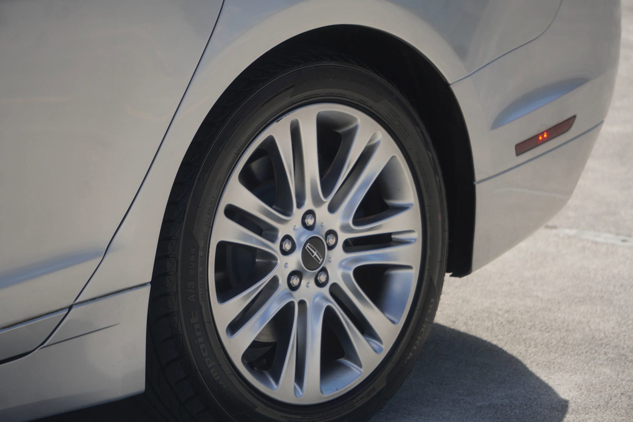 Used 2014 Lincoln MKZ Sedan 4D w/ Equipment Group 102A Reserve image 37