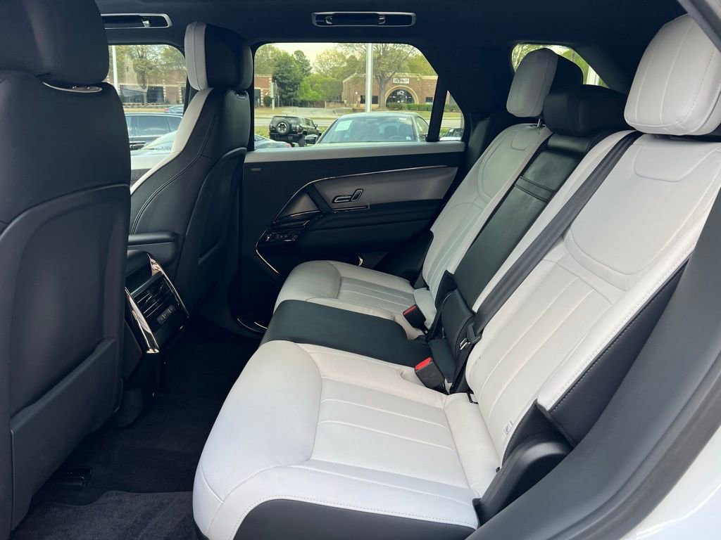 Used 2025 Land Rover Range Rover Sport Dynamic SE image 10