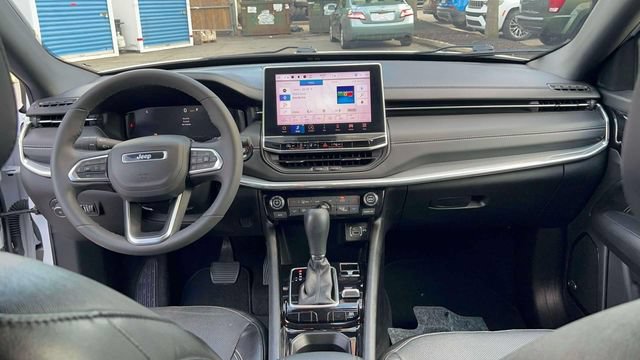 Used 2023 Jeep Compass High Altitude AWD/4WD image 19