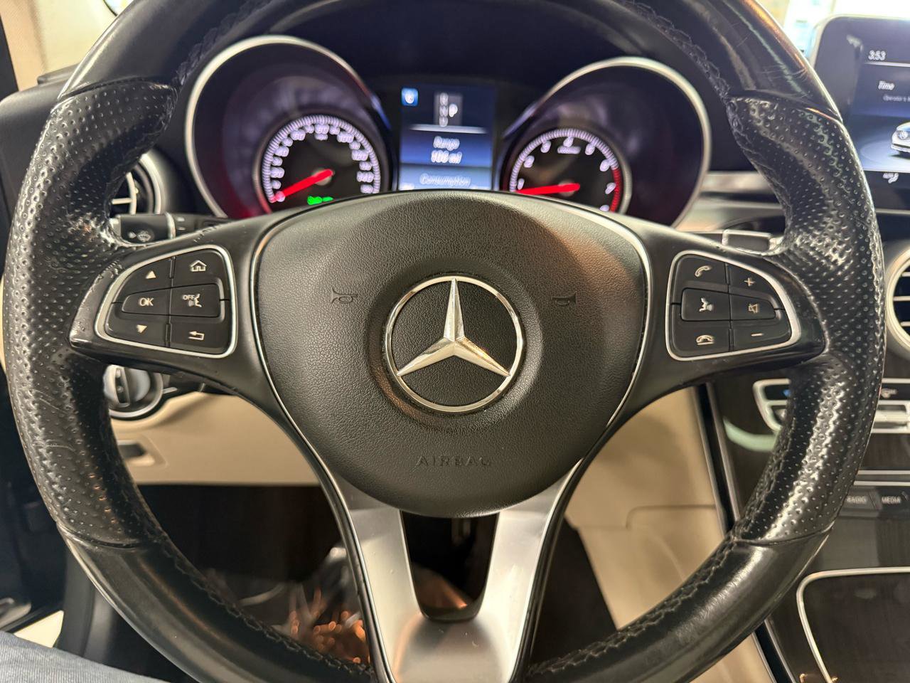 Used 2017 Mercedes-Benz GLC 300 4MATIC image 13