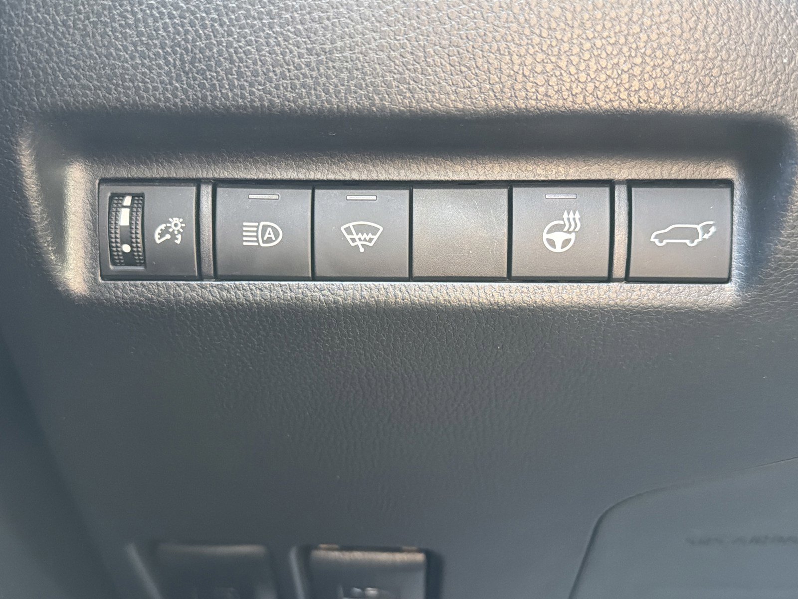 Used 2022 Toyota RAV4 XLE w/ Convenience Package AWD/4WD image 26