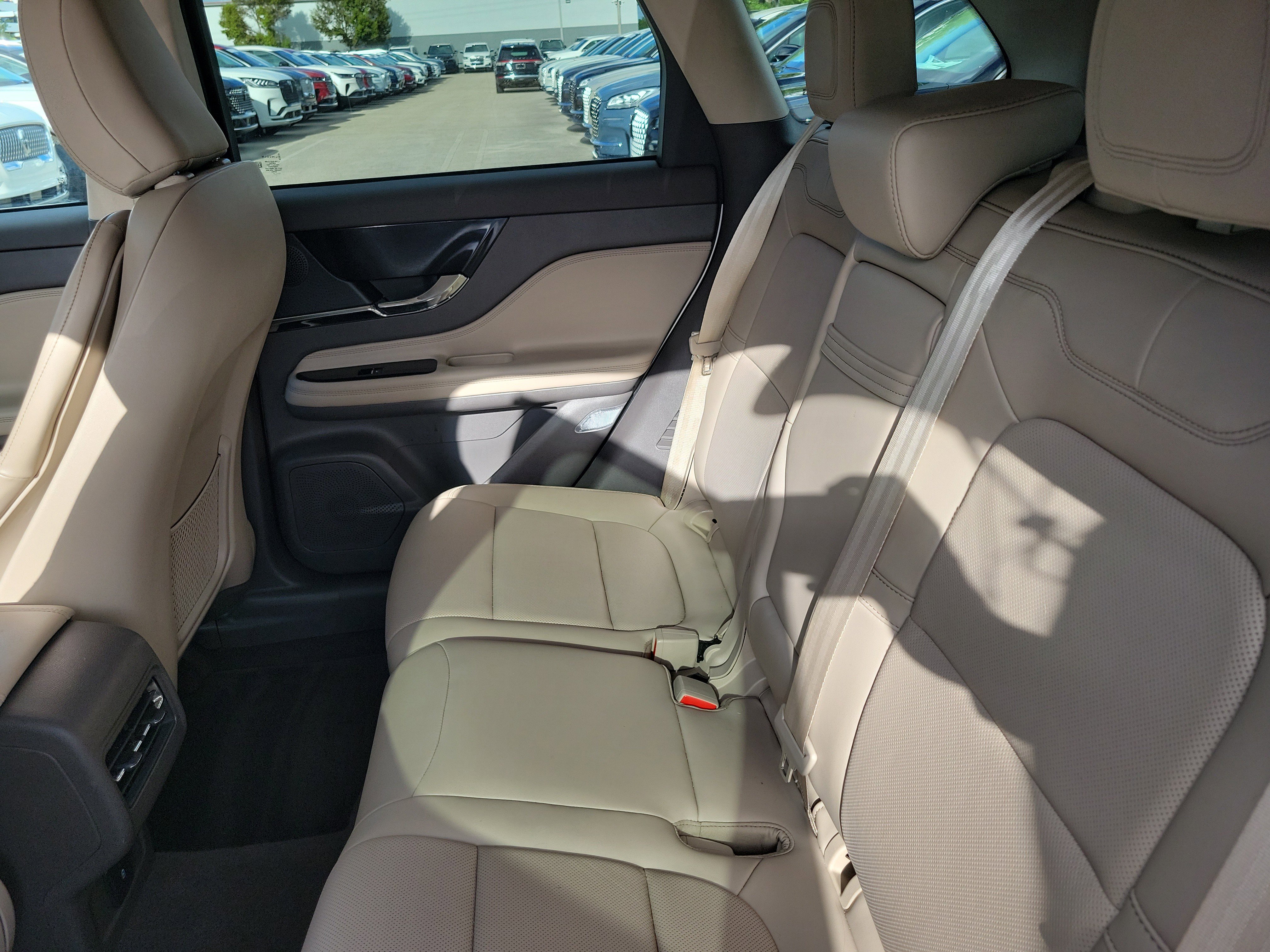 Certified 2024 Lincoln Corsair Reserve FWD image 9