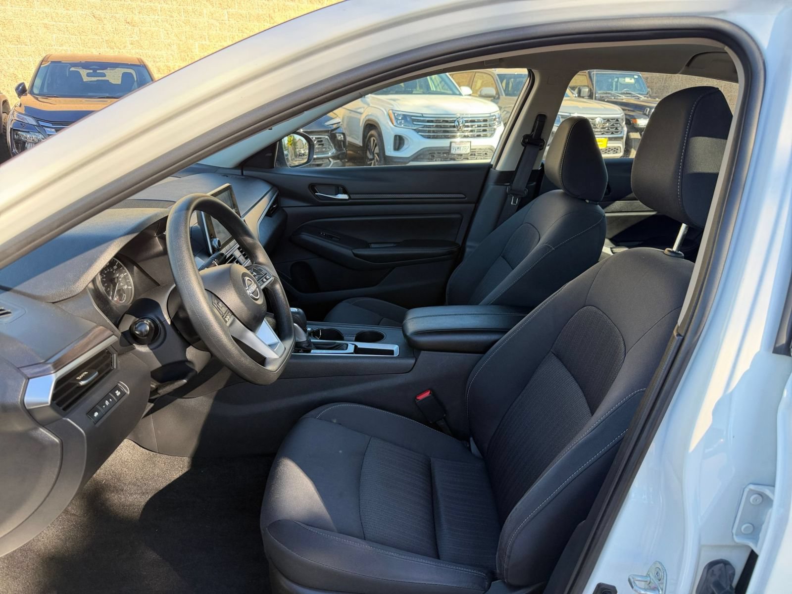 Used 2025 Nissan Altima 2.5 SV FWD image 26