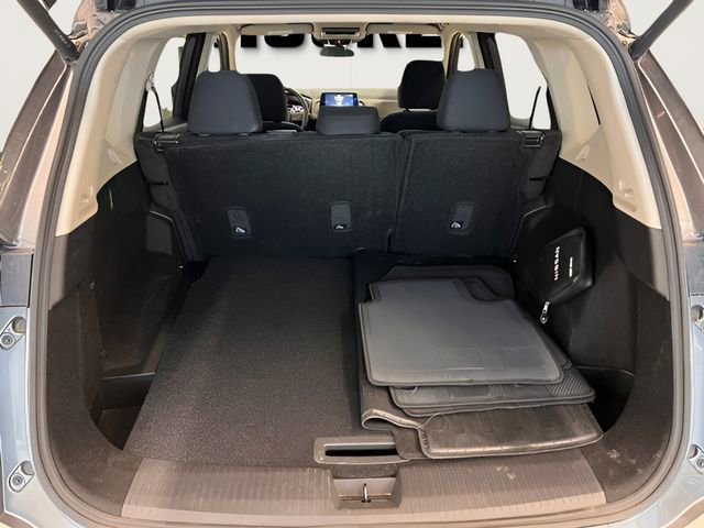 Used 2025 Nissan Rogue SV AWD/4WD image 8