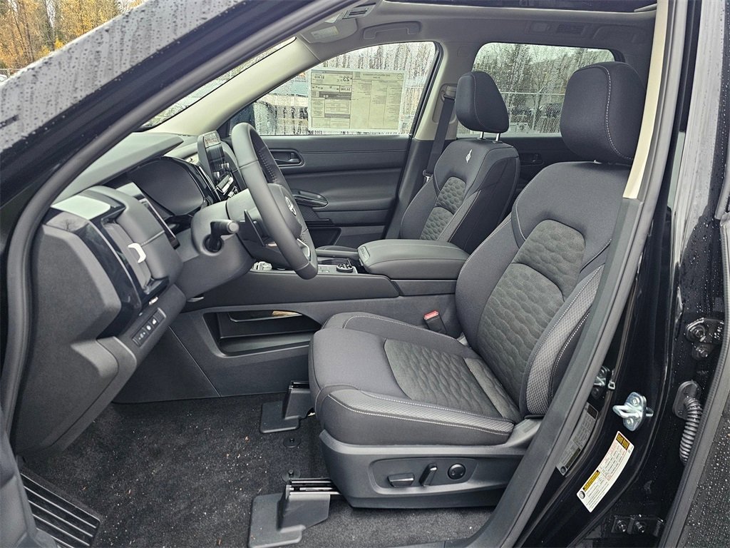 New 2025 Nissan Pathfinder SV w/ SV Premium Package image 20