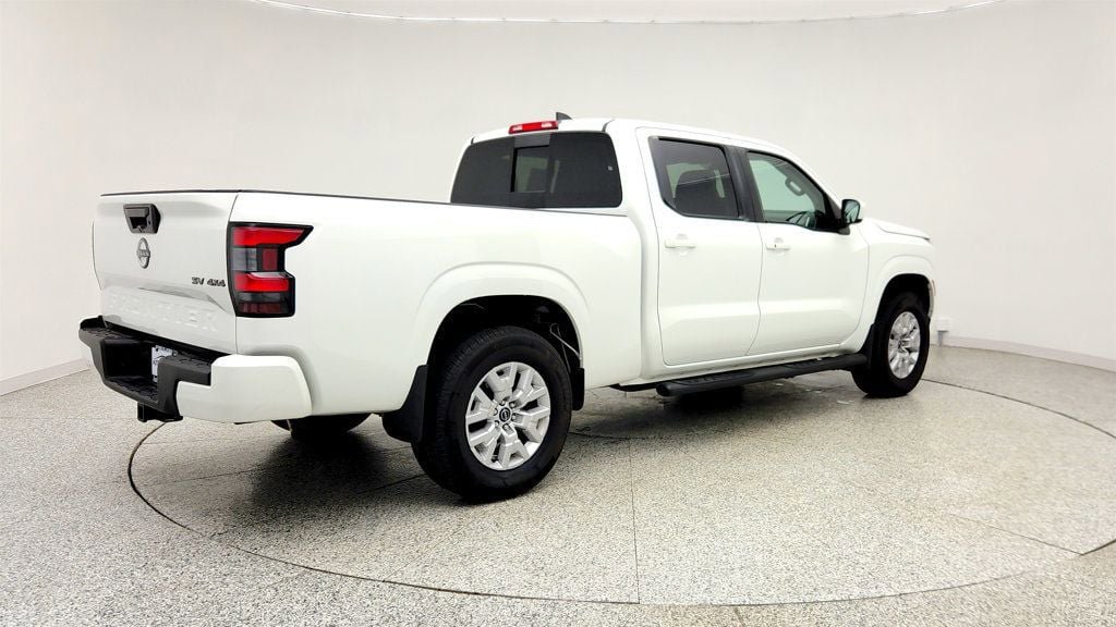 Used 2023 Nissan Frontier SV AWD/4WD image 5