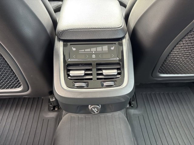 Used 2020 Volvo S60 T6 Inscription w/ Protection Package Premier image 33