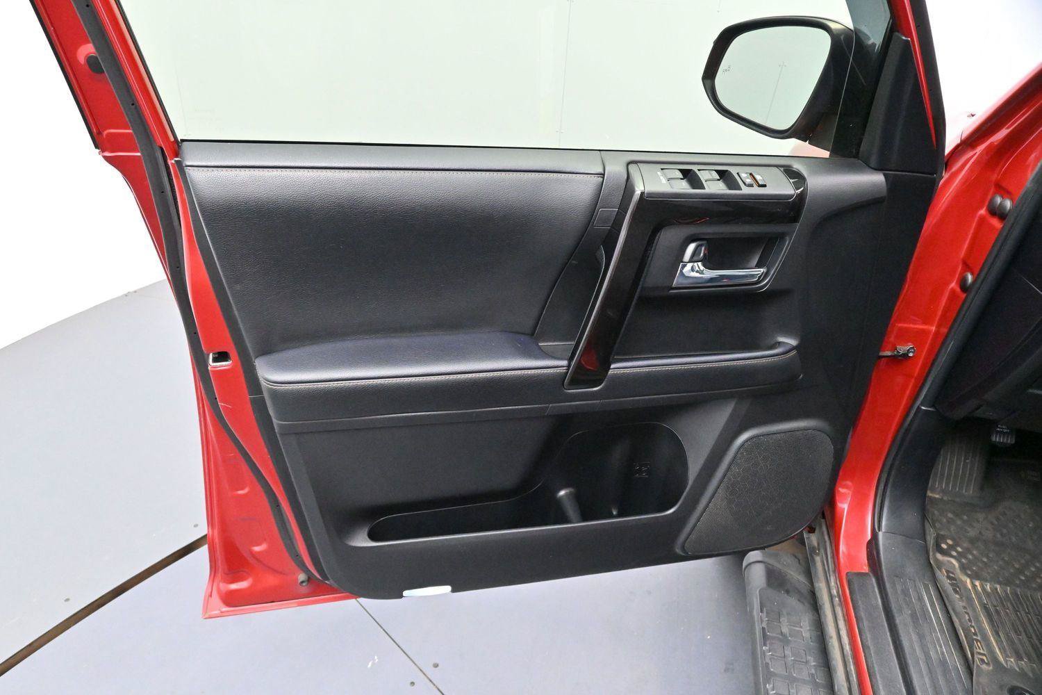 Used 2023 Toyota 4Runner 40th Anniversary SE AWD/4WD image 9