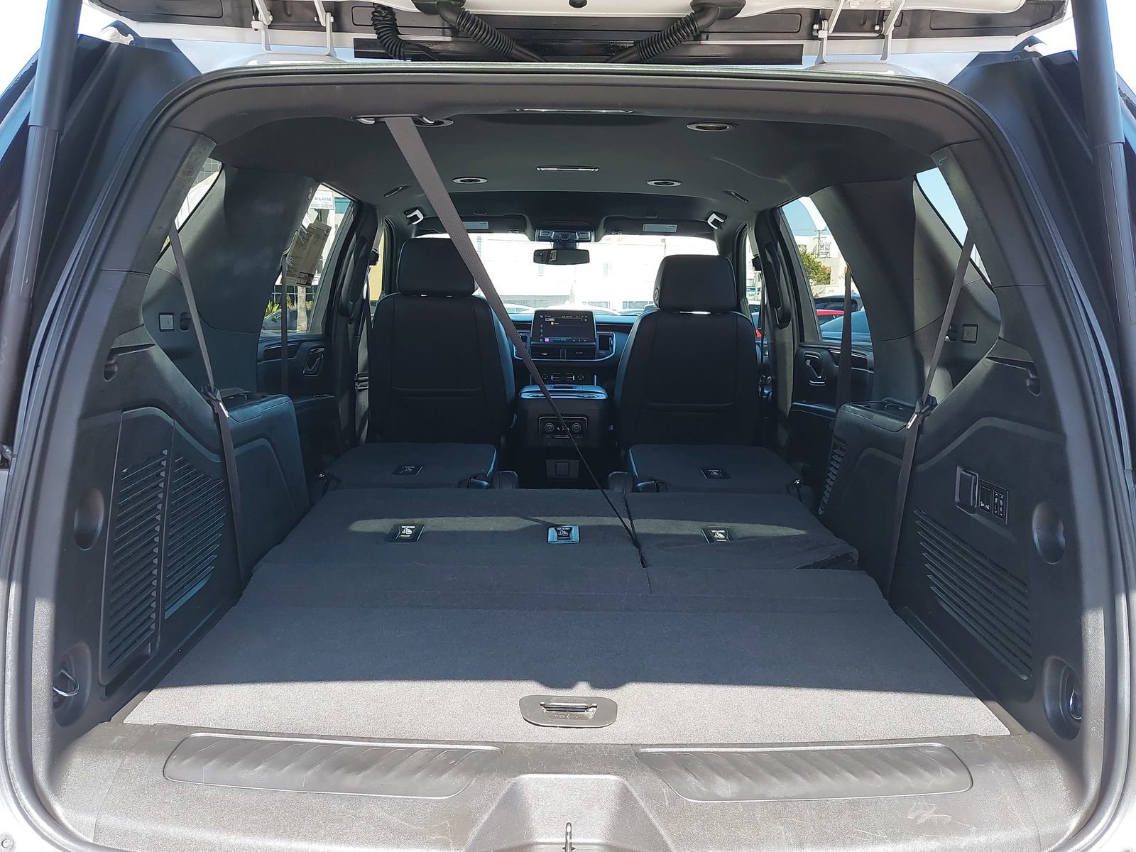 Used 2022 Chevrolet Tahoe LT w/ Luxury Package RWD image 14