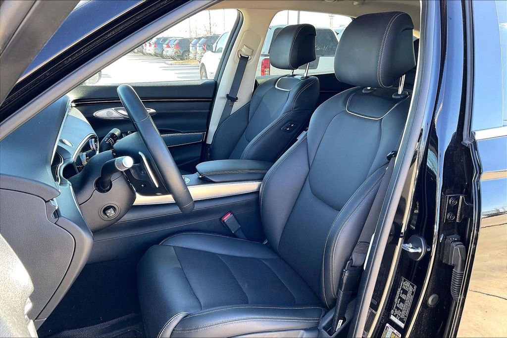 Used 2024 Genesis GV70 2.5T w/ Select Package image 29