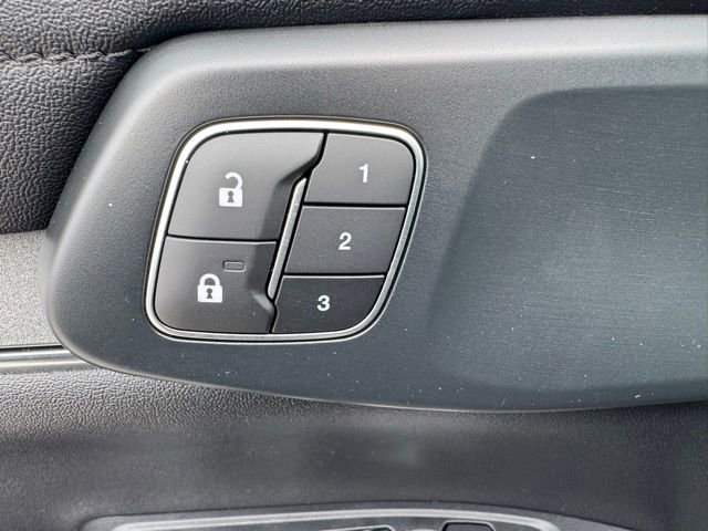 New 2025 Ford Ranger Lariat w/ Black Appearance Package image 12