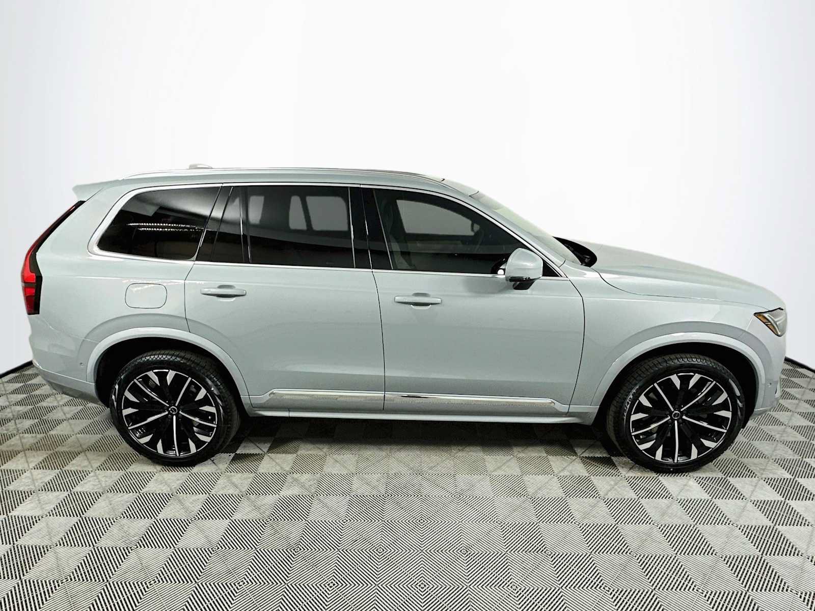 New 2027 Volvo XC90 B6 Plus AWD/4WD image 8