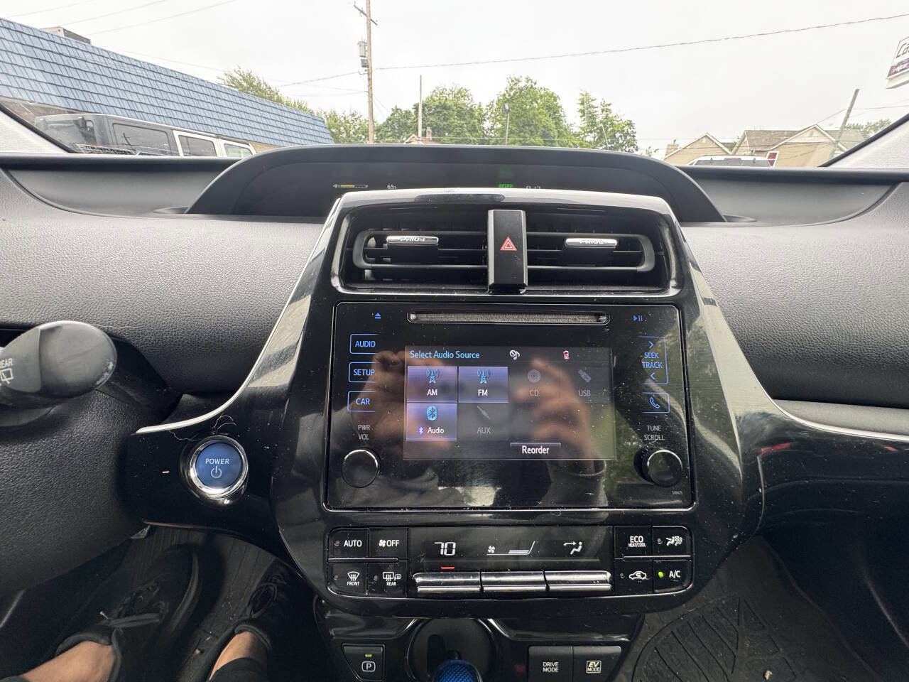 Used 2019 Toyota Prius LE AWD/4WD image 36