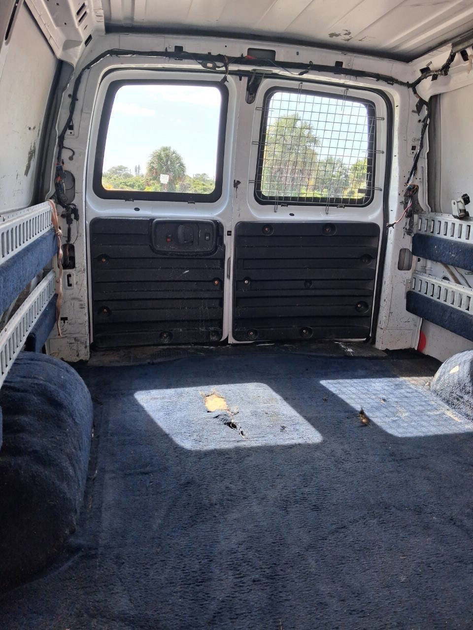 Used 2014 Chevrolet Express 1500 RWD image 18