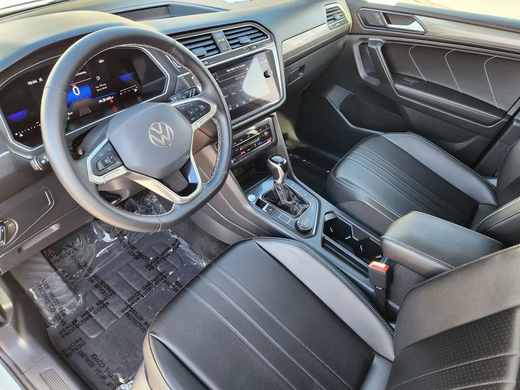 Certified 2024 Volkswagen Tiguan SE image 9