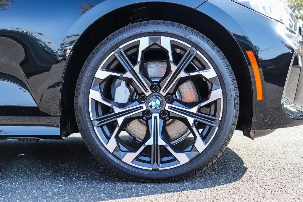 New 2026 BMW 330i Sedan RWD image 9
